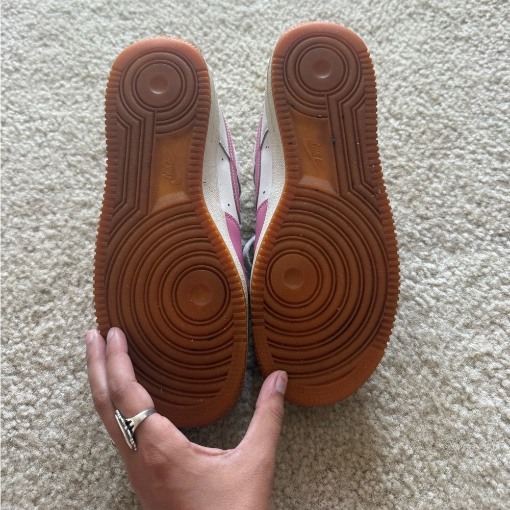 Nike Women’s Custom Air Force 1 - Picture 5 of 6